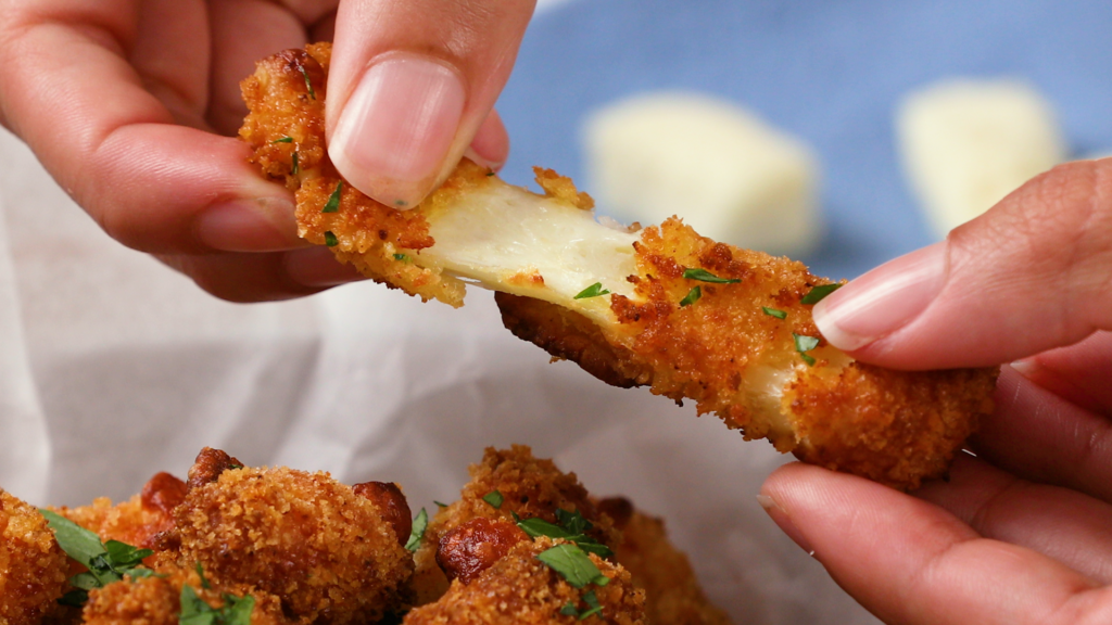 Air Fryer Cheese Curds with Honey Sriracha Dipping Sauce Arizona Milk Producers